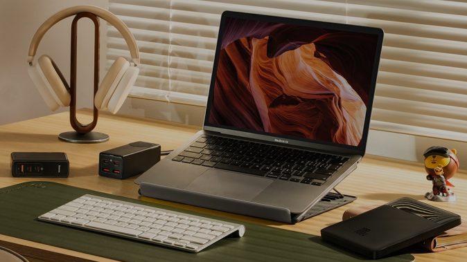 2022 New MacBook Air M2 + Baseus Laptop Charging Package Giveaway